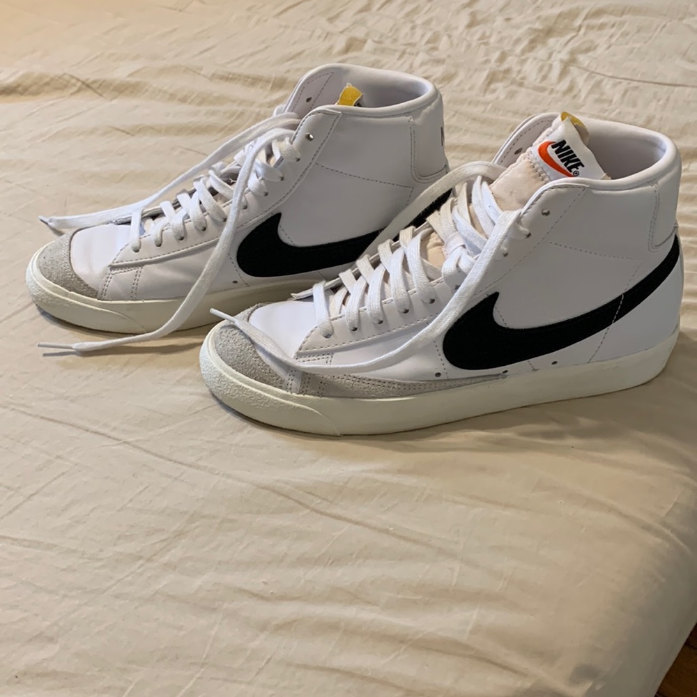 Nike blazer mid ‘77 womens size 9.5